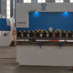 Гидравлический листогибочный пресс 40 т × 2500 мм с управлением ESTUN E21