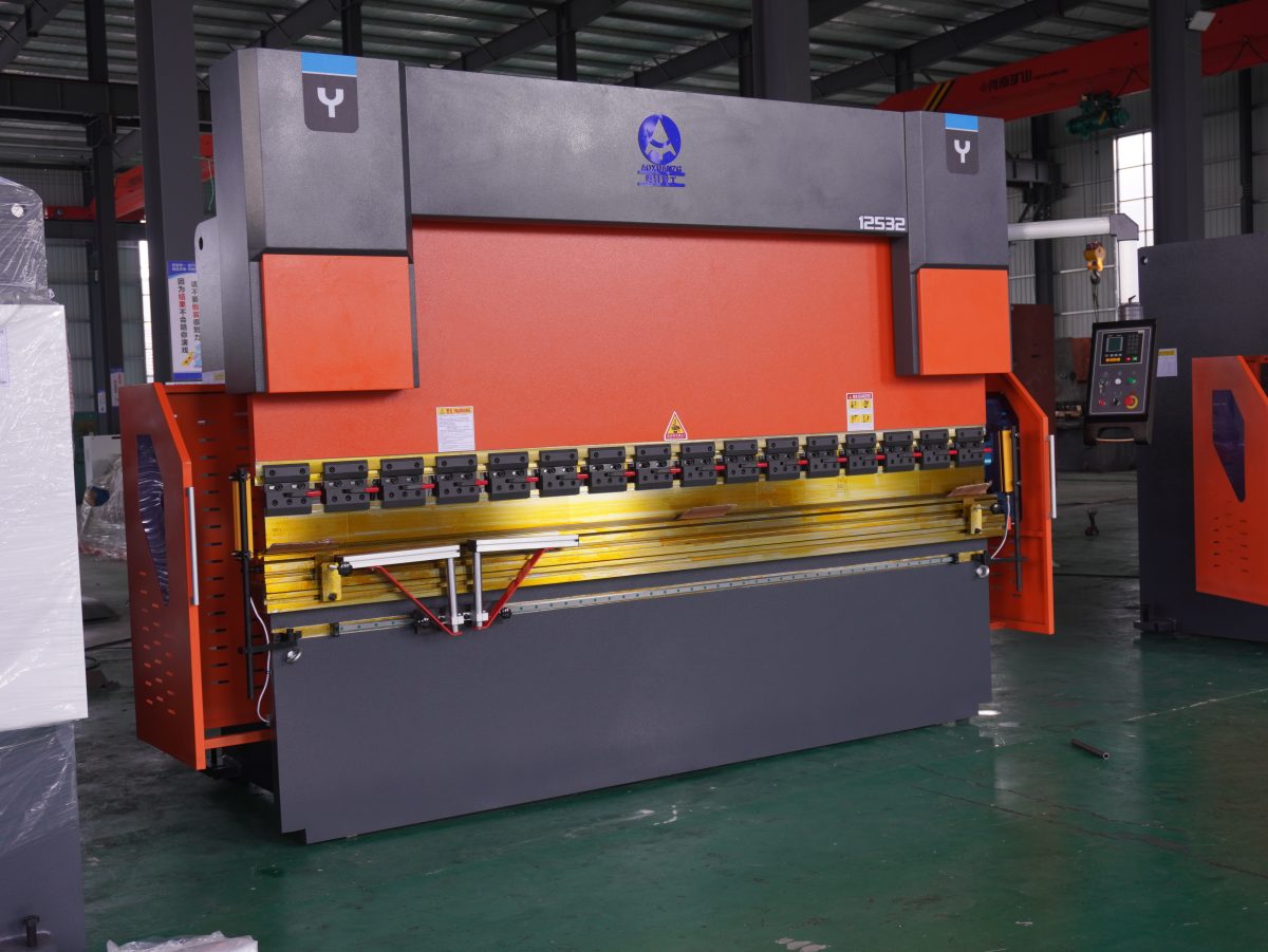 Гидравлический листогибочный пресс AOXUANZG 125/3200 с управлением ESTUN E21