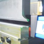 Гидравлический листогибочный пресс 40 т × 1600 мм с ЧПУ AX68T