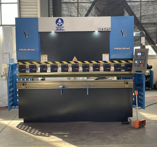 Гидравлический листогибочный пресс AOXUANZG 80/2500 с управлением E21