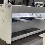 Гидравлические гильотинные ножницы 4×2500