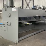Гидравлические гильотинные ножницы 8×3200