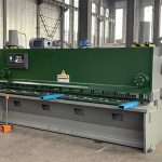 Гидравлические гильотинные ножницы 8×3200
