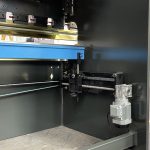 Гидравлический листогибочный пресс AOXUANZG 80/2500 с управлением E21