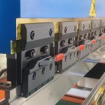 Гидравлический листогибочный пресс AOXUANZG 3200 мм с ЧПУ AX68T