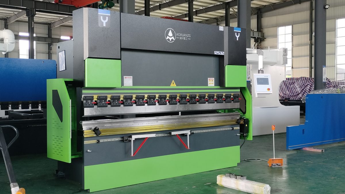 Гидравлический листогибочный пресс AOXUANZG 125/3200 с управлением TP10S