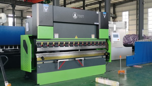 Гидравлический листогибочный пресс AOXUANZG 125/3200 с управлением TP10S