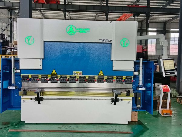 Электрогидравлический листогибочный пресс AOXUANZG 80/2500 с ЧПУ